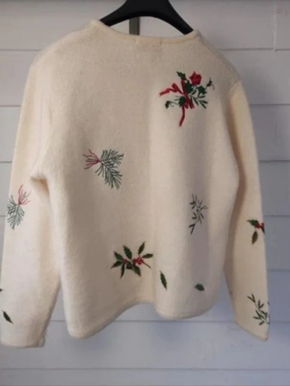 Vintage Susan Bristol 100% Wool Embroidered Holiday Cardigan Roses Holly Cream M